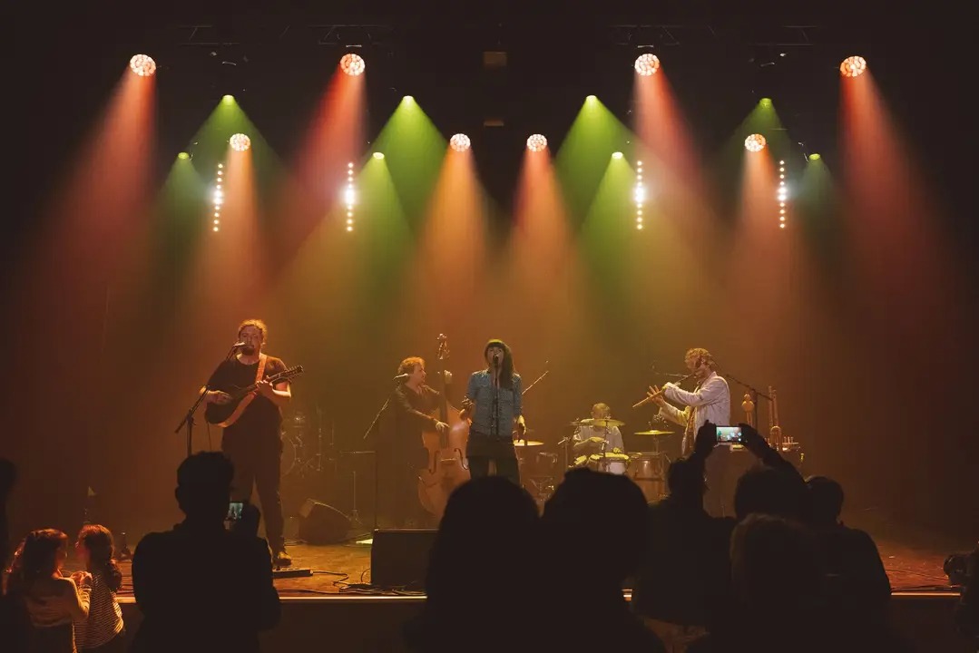 JMO<br />
Jan Galega Brönnimann - Moussa Cissokho - Omri Hason